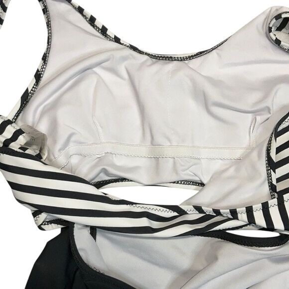 CUPSHE Black & White Striped One Piece Cutout Swimsuit - Picture 3 of 9